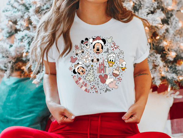 DISNEYCHRISTMASCIRCLEWHITESHIRT